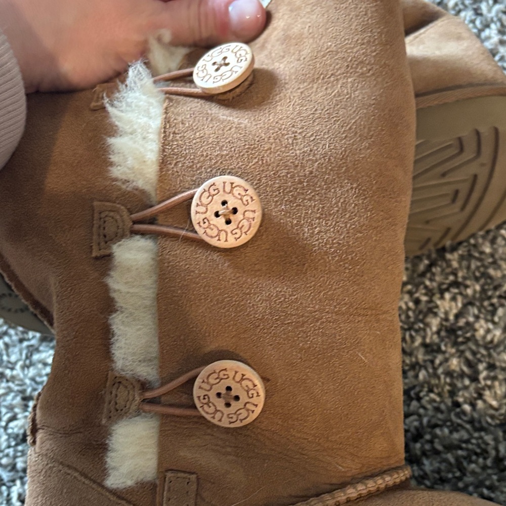 Ugg Bailey Button Boot - Picture 4 of 4